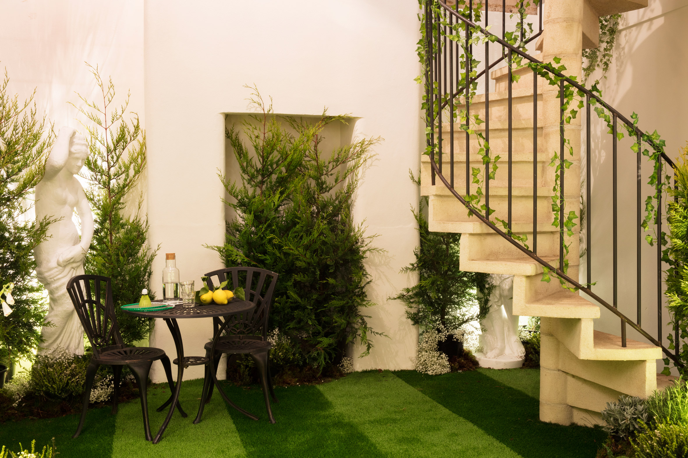 greenery-apartment-installation-airbnb-pantone-design_dezeen_2364_col_13.jpg