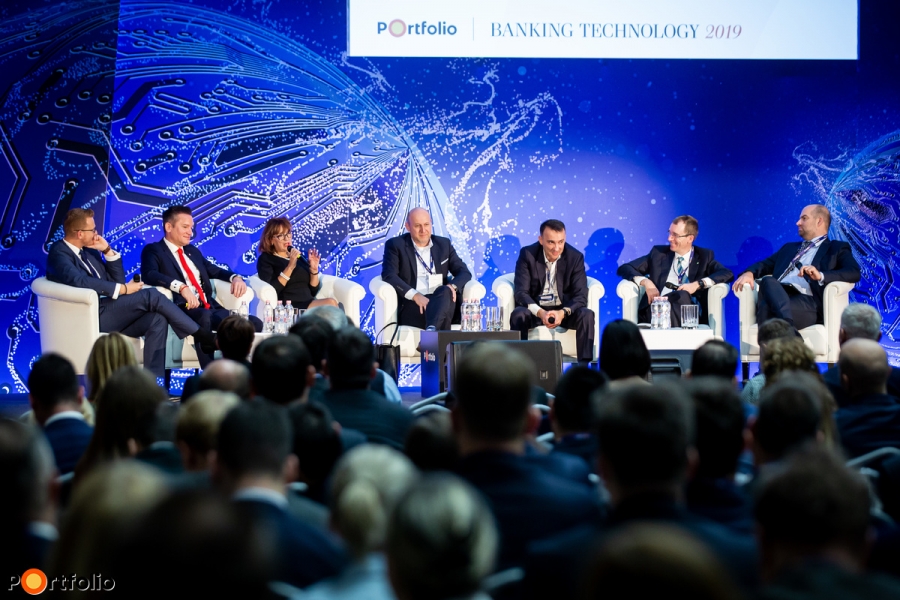 portfolio_banking_technology_2019_873_RMXf.jpg